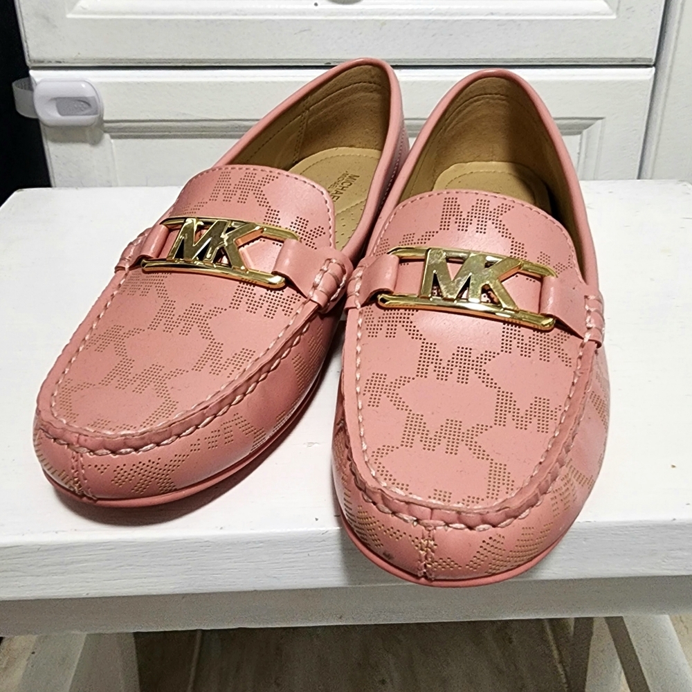 Michael Kors pink loafers NWOT soft lining